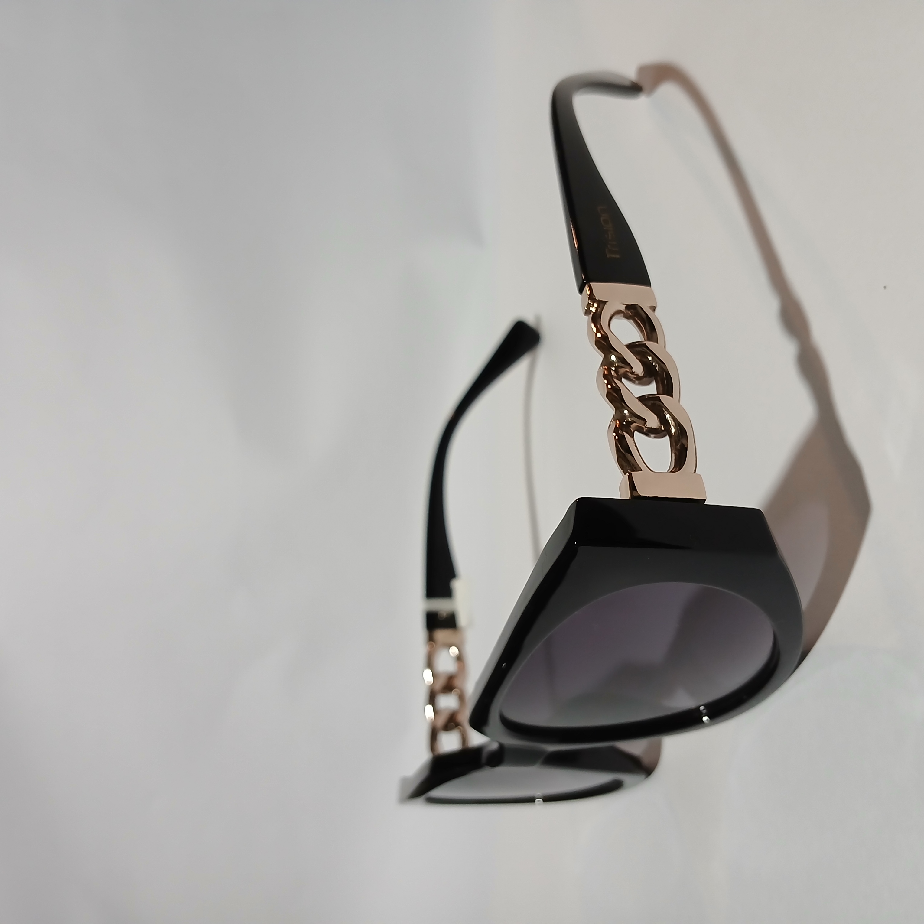 CAPRI BLACK 2
